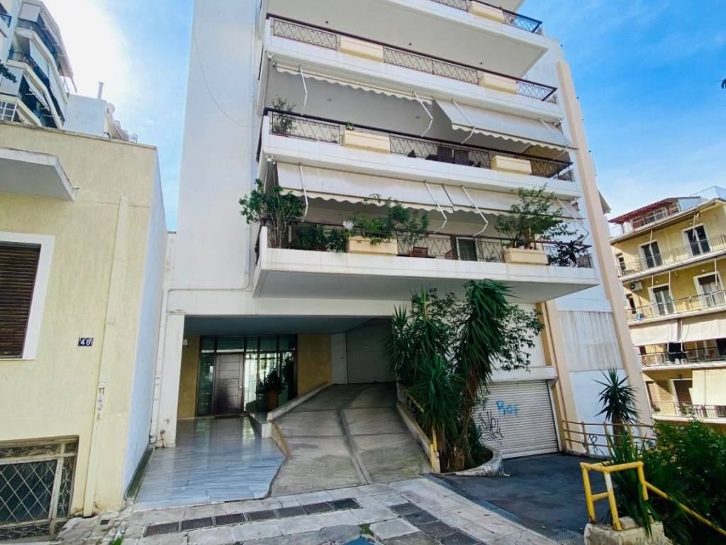 Opse tes goniakes polykatoikias