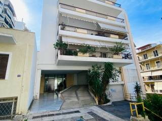 Opse tes goniakes polykatoikias