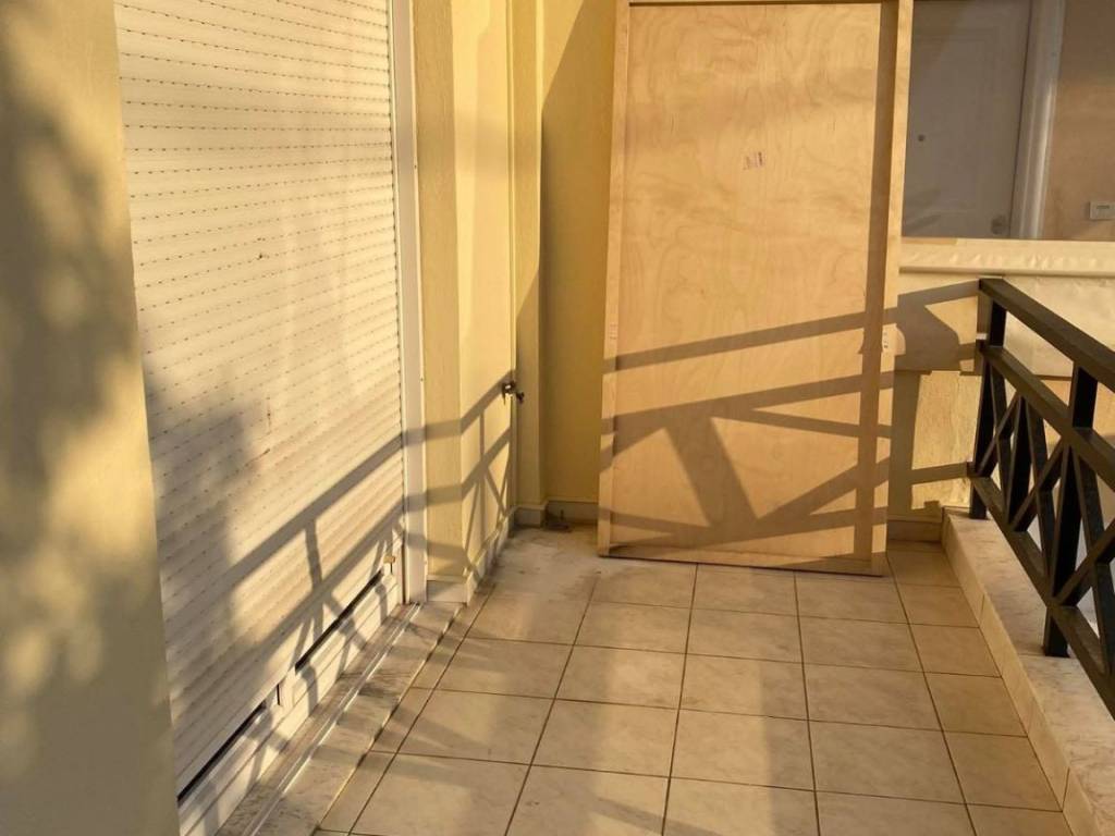 μπαλκόνι στον 1 ο