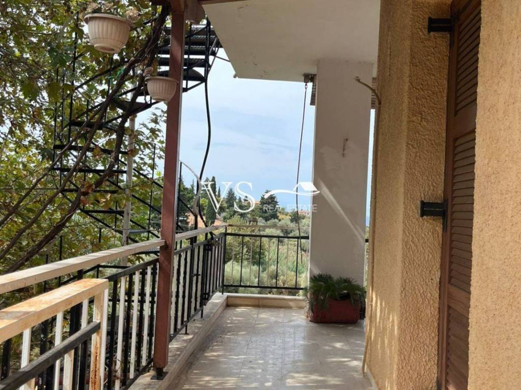 Θέα απο μπαλκόνι