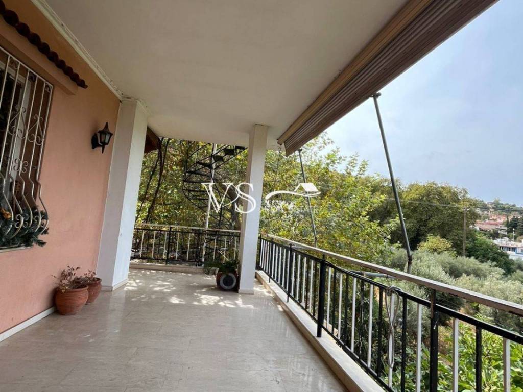 Θέα απο μπαλκόνι