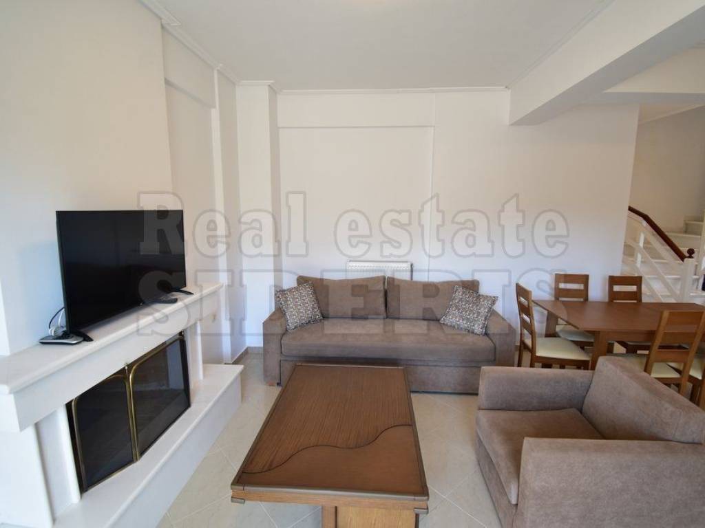 ΣΑΛΟΝΙ ΜΕ ΤΖΑΚΙ