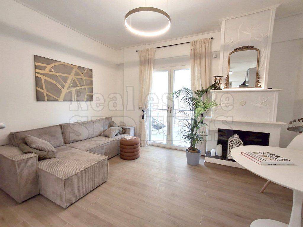 ΣΑΛΟΝΙ ΤΖΑΚΙ