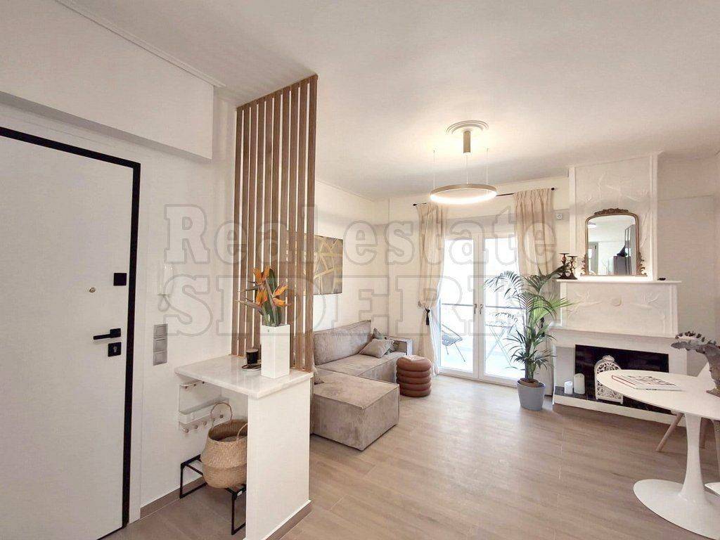 ΕΙΣΟΔΟΣ ΣΑΛΟΝΙ ΤΖΑΚΙ