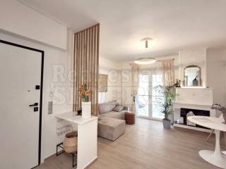 ΕΙΣΟΔΟΣ ΣΑΛΟΝΙ ΤΖΑΚΙ