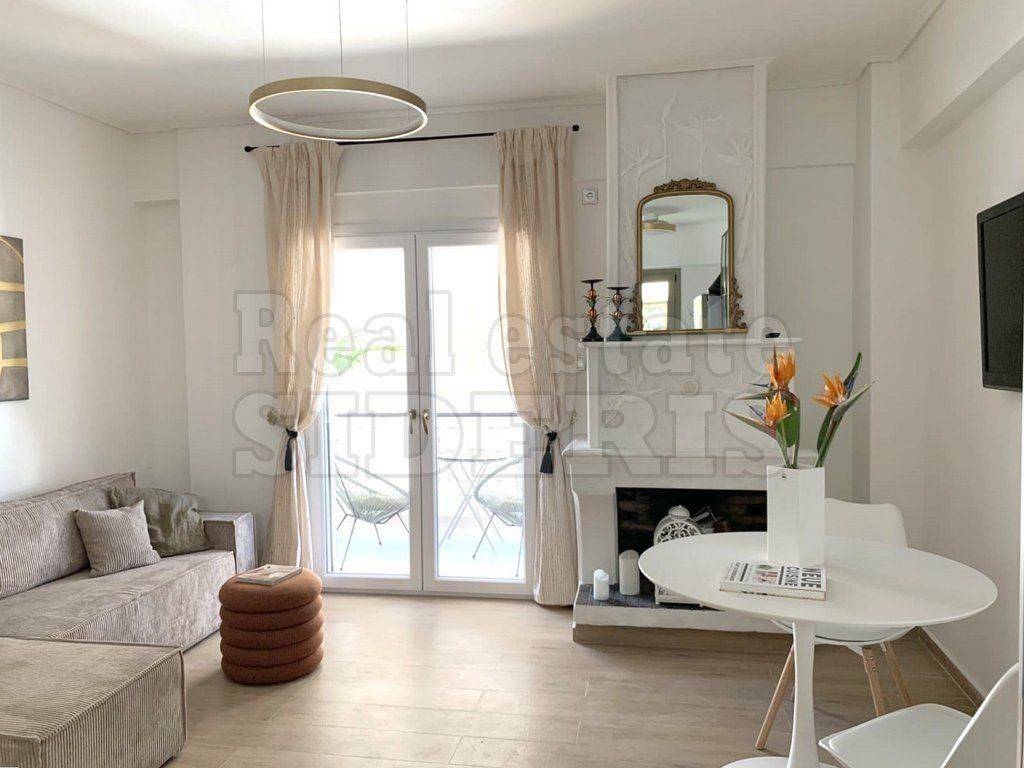 ΣΑΛΟΝΙ ΤΖΑΚΙ