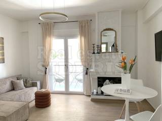 ΣΑΛΟΝΙ ΤΖΑΚΙ