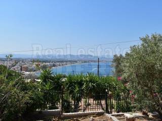 ΚΗΠΟΣ ΜΕ ΘΕΑ ΘΑΛΑΣΣΑ