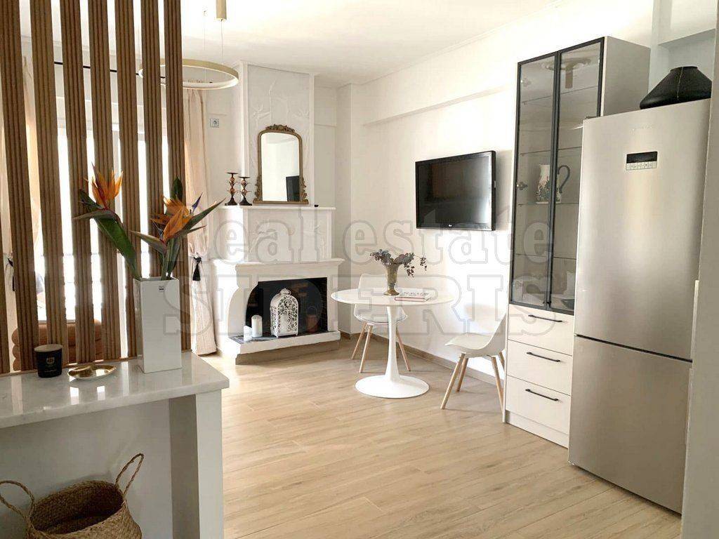 ΚΟΥΖΊΝΑ ΣΑΛΟΝΙ