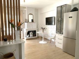 ΚΟΥΖΊΝΑ ΣΑΛΟΝΙ