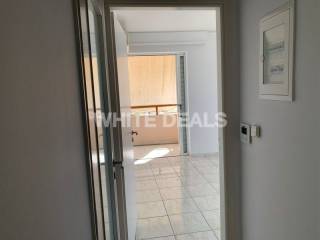 Πρός το πίσω υπνοδωμάτιο