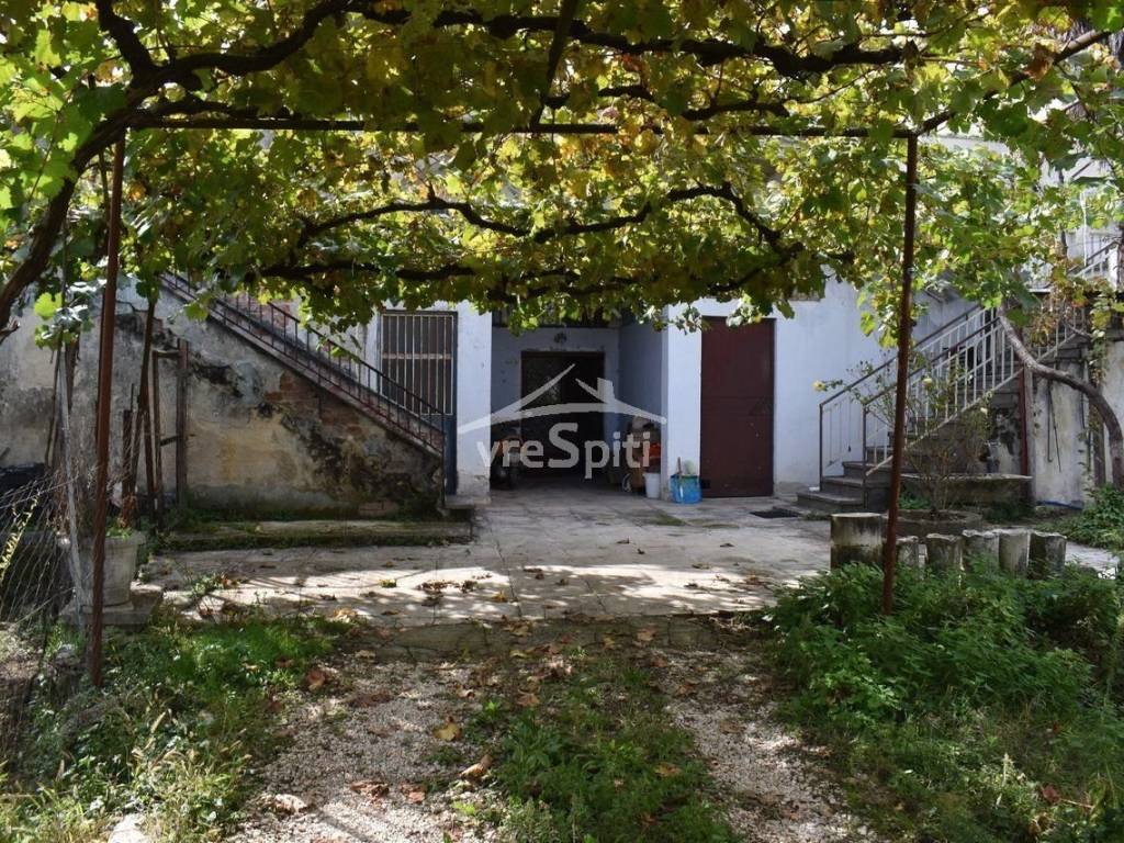 ΑΠΟΨΗ ΚΑΤΑΣΤΗΜΑΤΟΣ