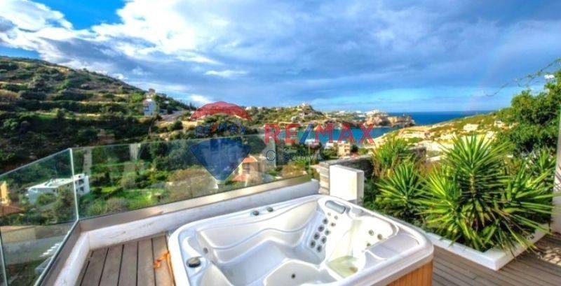 Θέα από μπαλκόνι