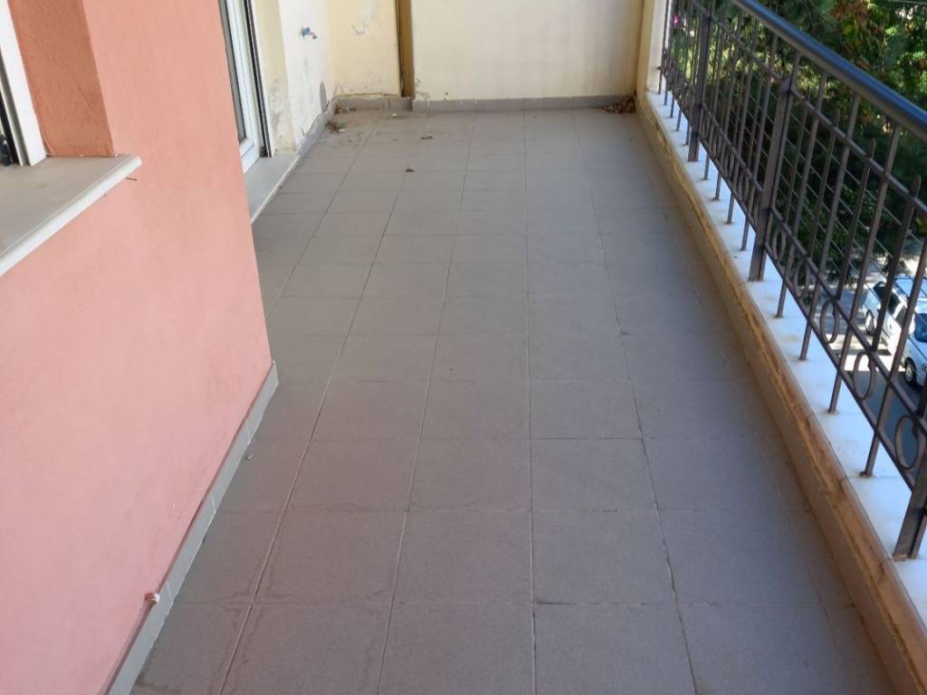 MPROSTINO MEGALO MPALKONI