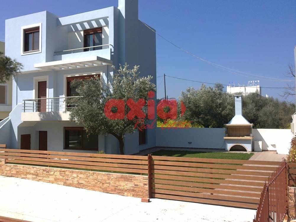 Ξυλόκαστρο, Μελίσσι: Πωλείται μοναδικό