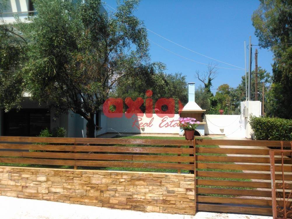 Ξυλόκαστρο, Μελίσσι: Πωλείται μοναδικό