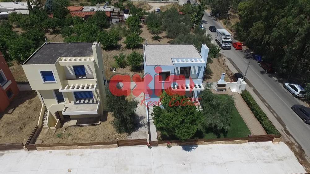 Ξυλόκαστρο, Μελίσσι: Πωλείται μοναδικό