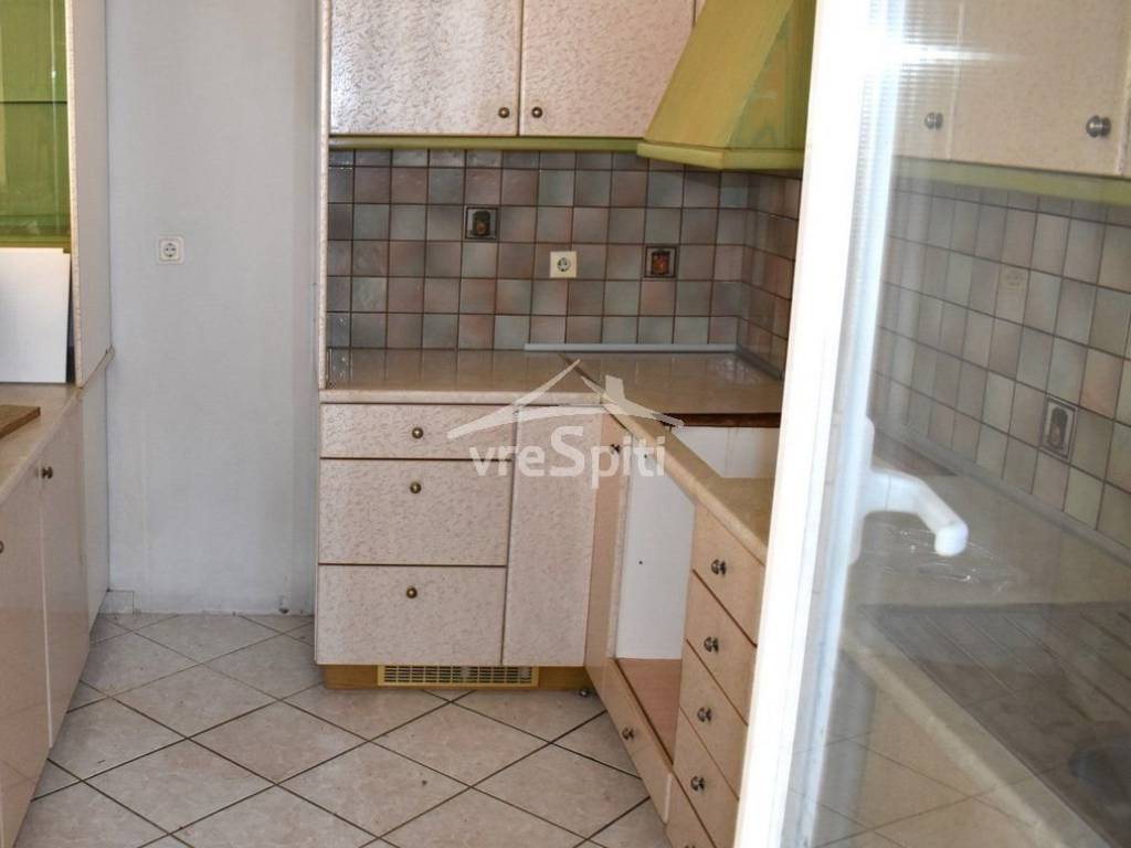 ΚΟΥΖΙΝΑ-ΗΜΙΞΕΧΩΡΙΣΤΟΣ ΧΩΡΟΣ