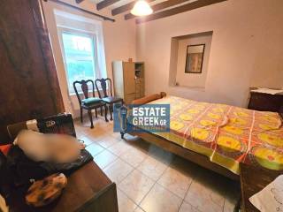 ★ Ανακαίνιση ισογείου 2011 ★ Οικόπεδο 494τ.μ. ★ Πλήρως επιπλωμένη ★