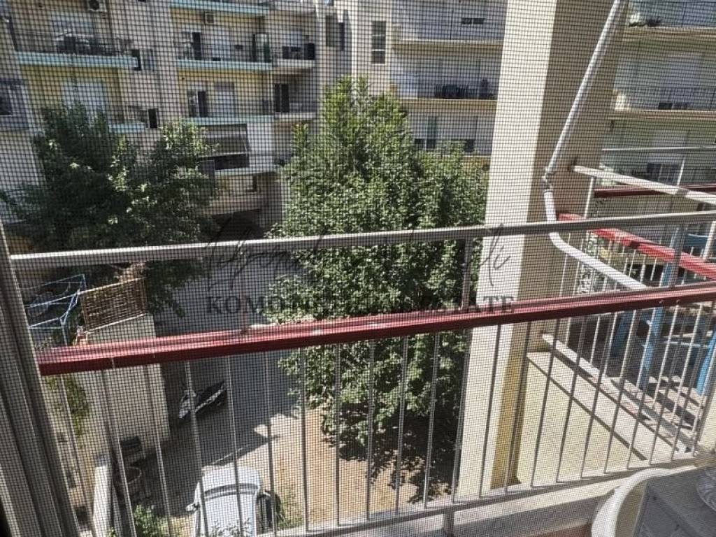 Θέα από μπαλκόνι