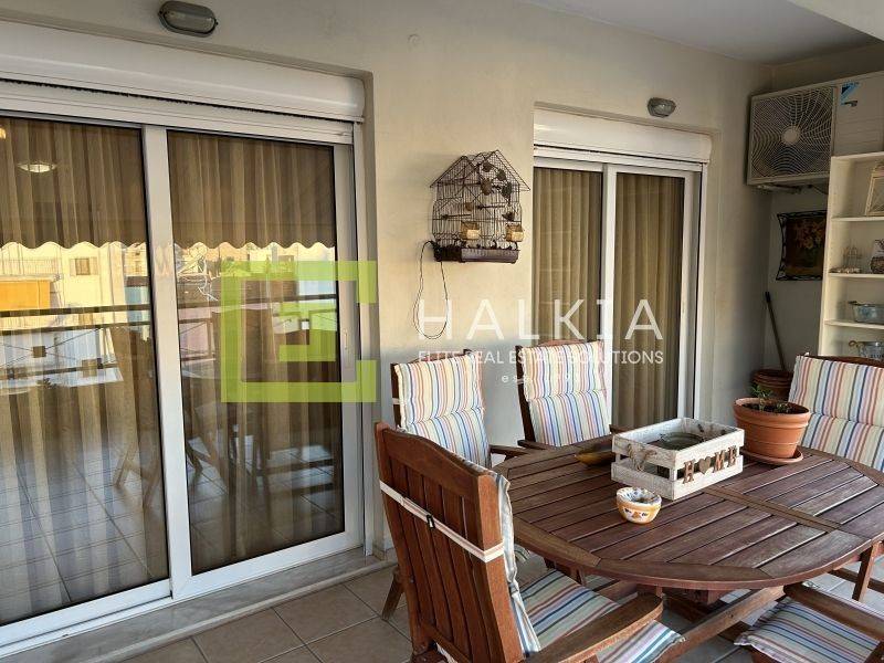 μπαλκόνι τετάρτου ορόφου