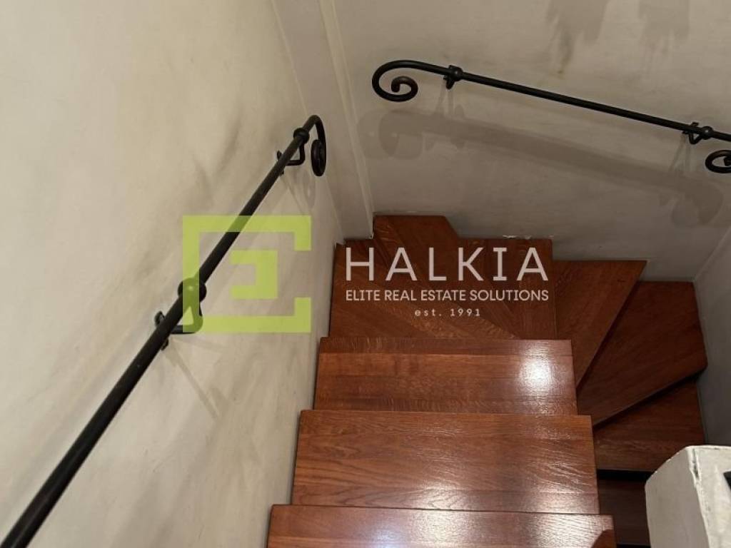 εσωτερική σκάλα