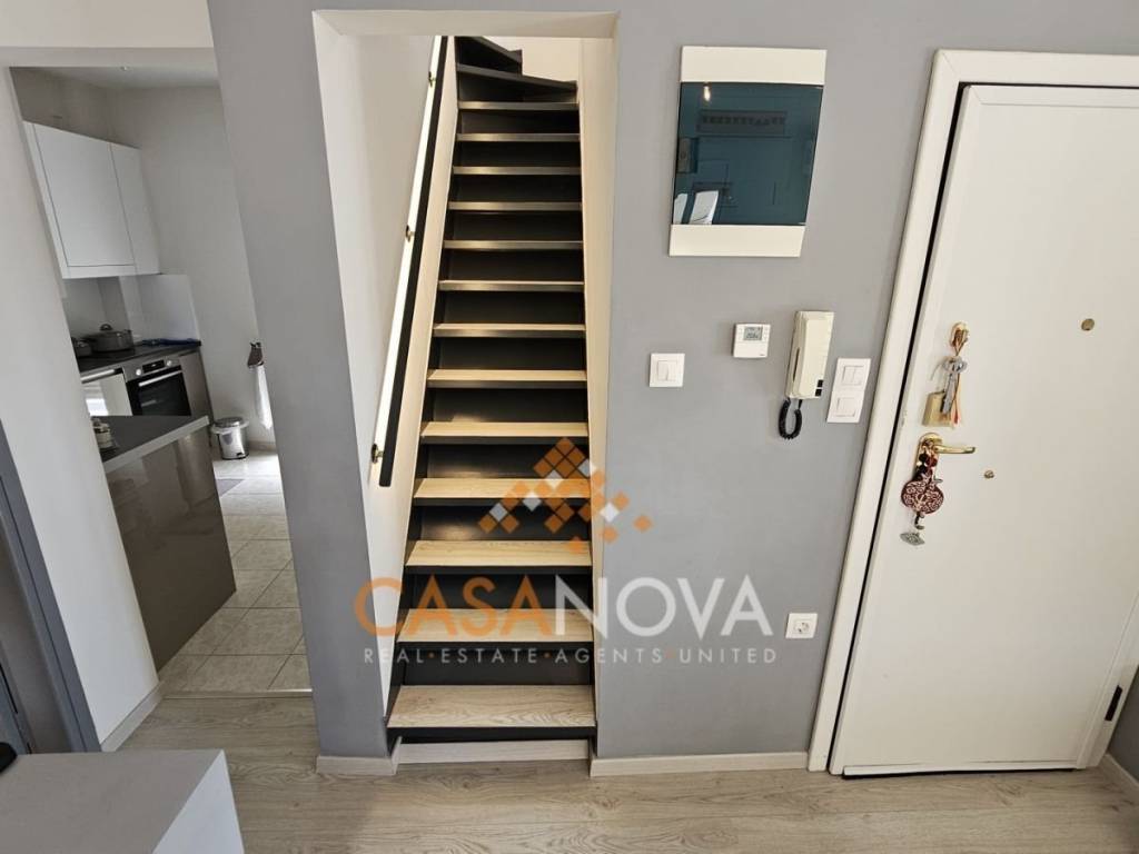 Εσωτερική Σκάλα με κρυφό φωτισμό