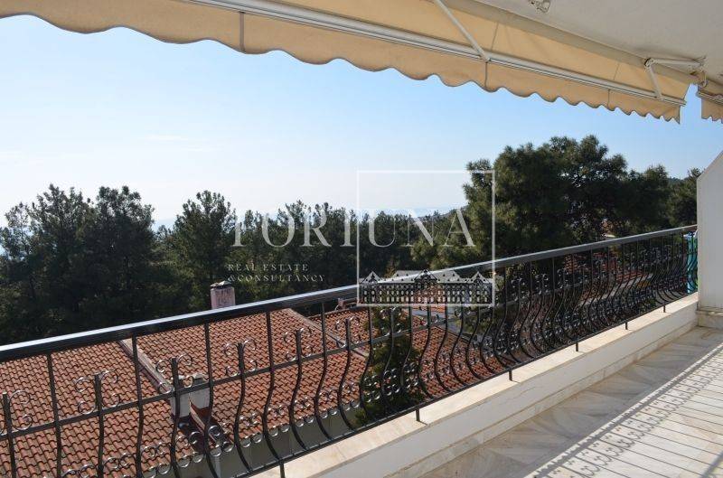 Θέα από μπαλκόνι