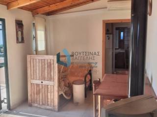 Σαλόνι στον 2ο όροφο 