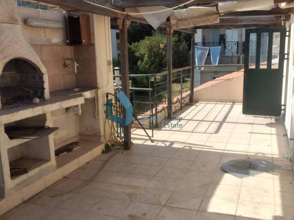 Βεράντα στον 2ο όροφο 