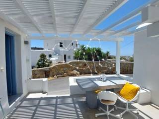 Η εξωτερική βεράντα - Outdoor veranda