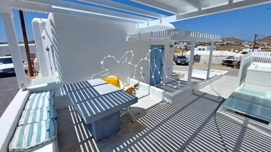 Η εξωτερική βεράντα - Outdoor veranda