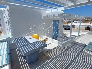 Η εξωτερική βεράντα - Outdoor veranda