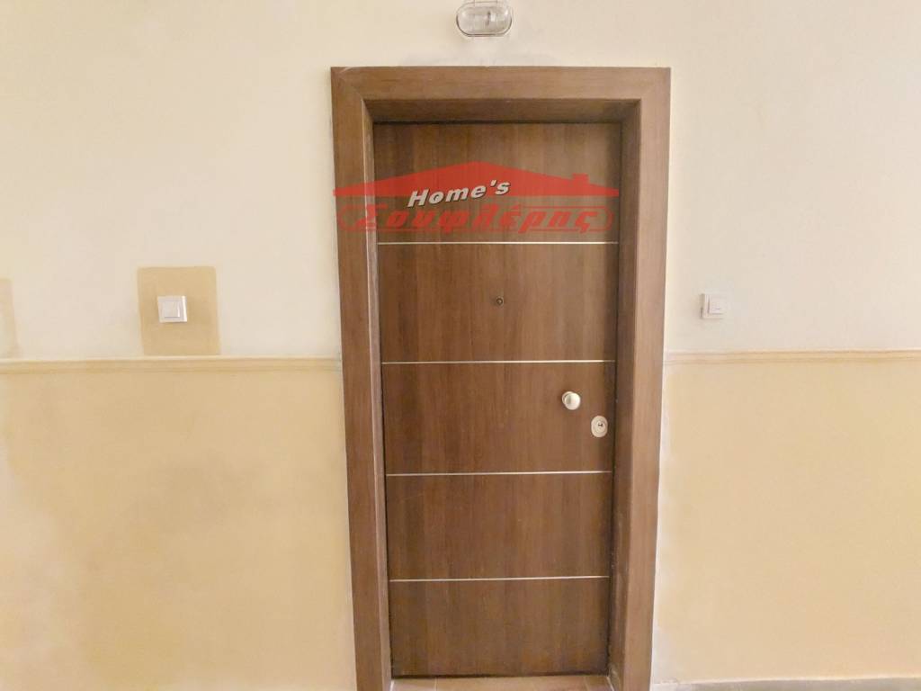 ΘΩΡΑΚΙΣΜΕΝΗ ΠΟΡΤΑ