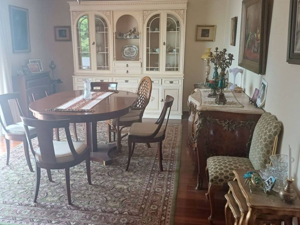 Δεύτερο σαλόνι (άλλη όψη)