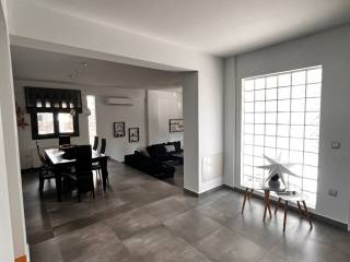 Trapezaria kai eisodoss