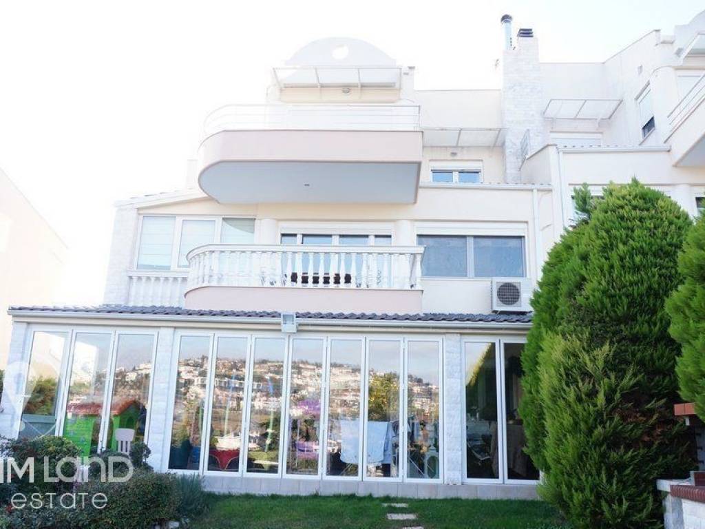 Forumland Real Estate, Εξωτερική Όψη