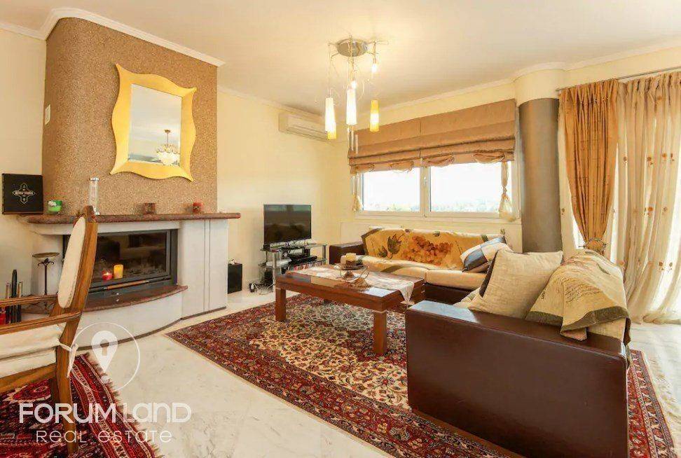 Forumland Real Estate, Καθιστικό