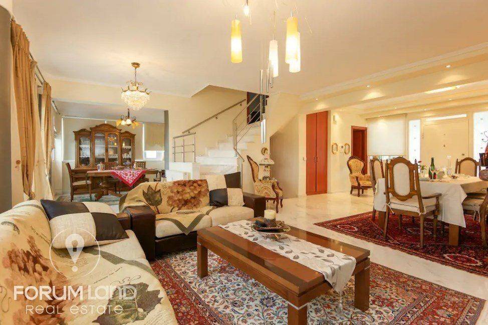 Forumland Real Estate, Καθιστικό