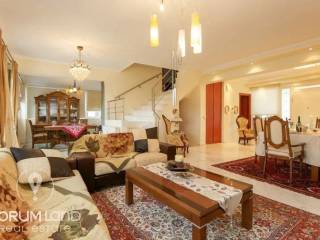 Forumland Real Estate, Καθιστικό