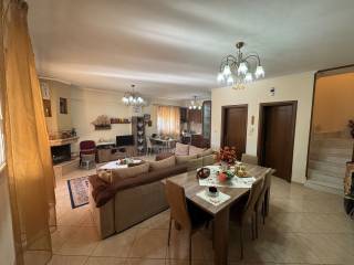 Saloni,koyzina,mpanio,apotheke