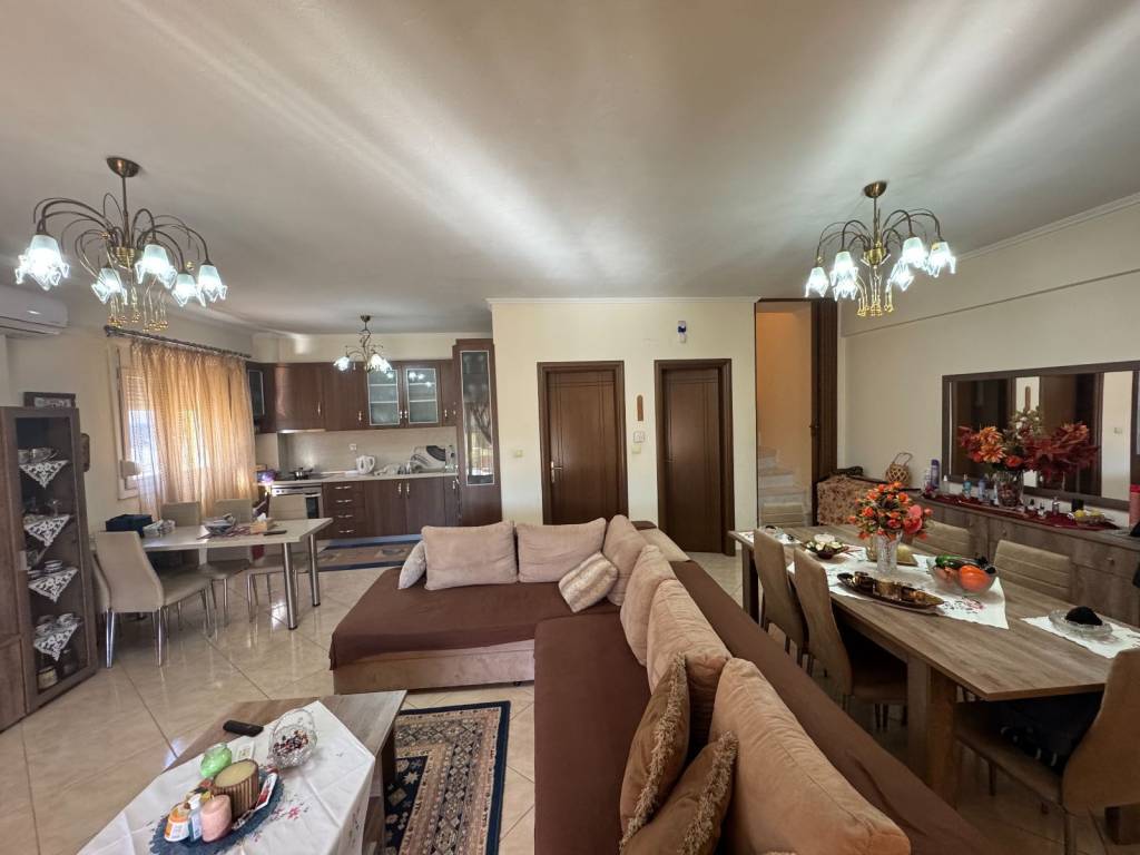 Saloni,koyzina,mpanio,apotheke