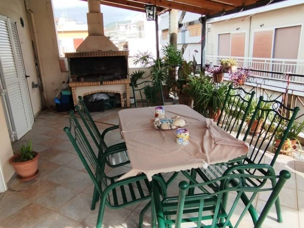 Η κάτω βεράντα