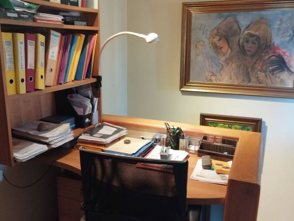 CHoros gia grapheio sto chol