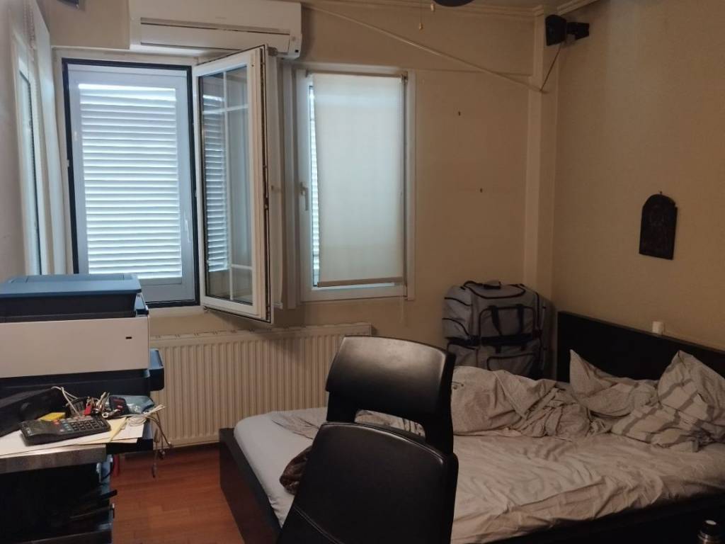 Spiti photeino, eyaero, diamperes.