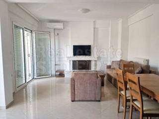 ΣΑΛΟΝΙ ΜΕ ΤΖΑΚΙ