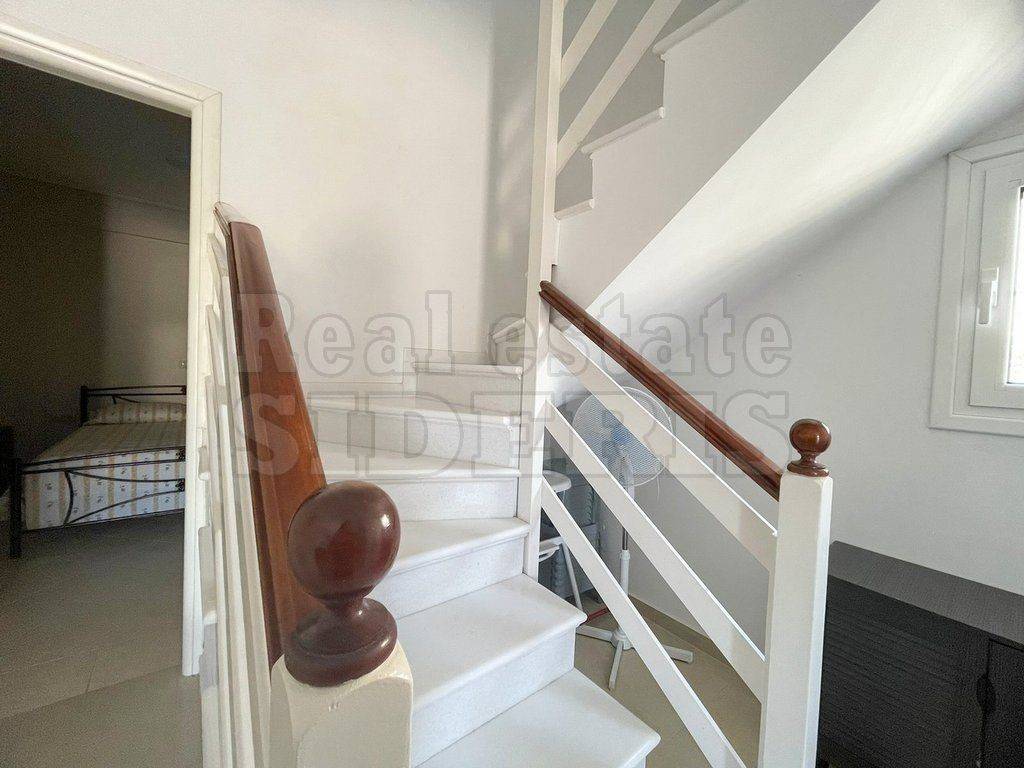 ΕΣΩΤΕΡΙΚΗ ΜΑΡΜΑΡΙΝΗ ΣΚΑΛΑ