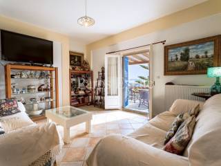 Open plan σαλόνι-κουζίνα-τραπεζαρία