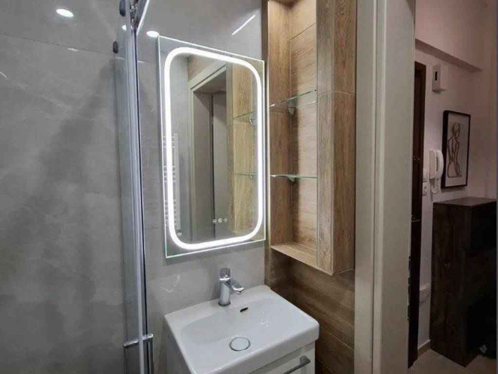 Forumland Real Estate, Μπάνιο