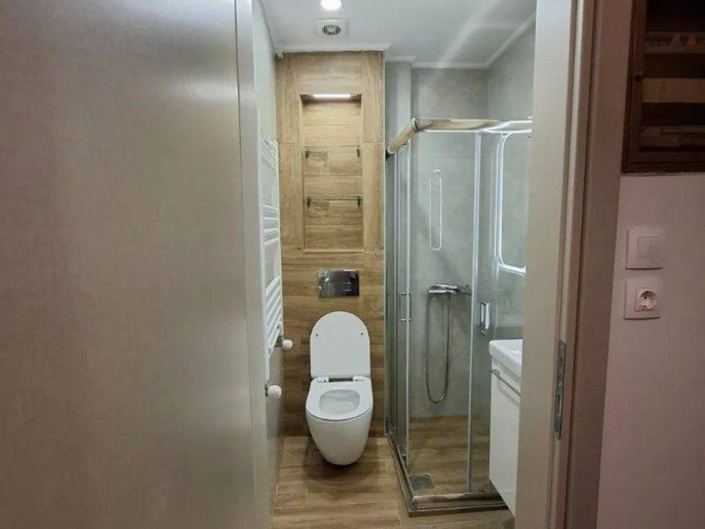 Forumland Real Estate, Μπάνιο